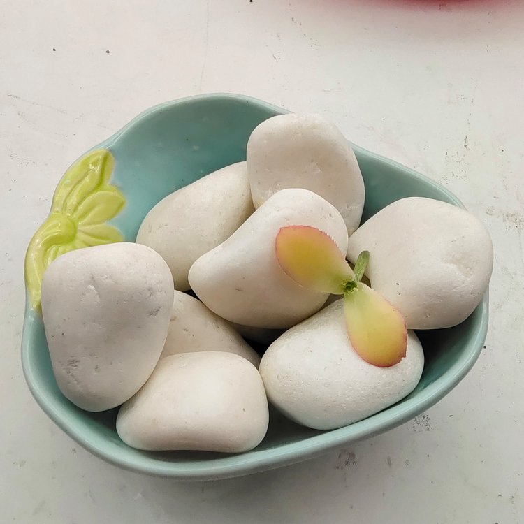 白色砾石在室内外装饰中的市场价格与应用趋势